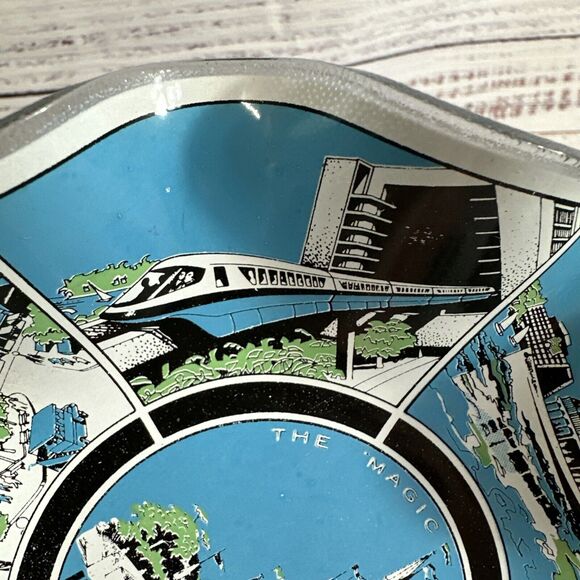 70s Vtg Walt Disney World Scalloped Fluted souvenir Glass Ashtray Candy 7" Dish - Picture 8 of 11